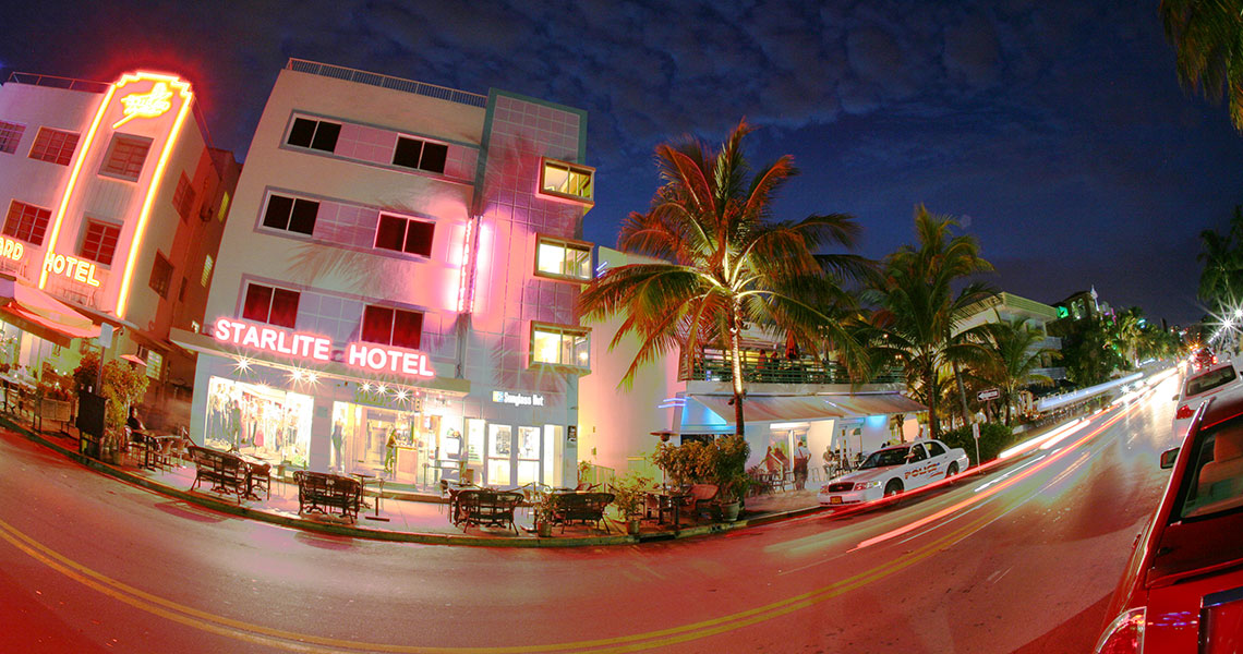 Starlite Hotel at night